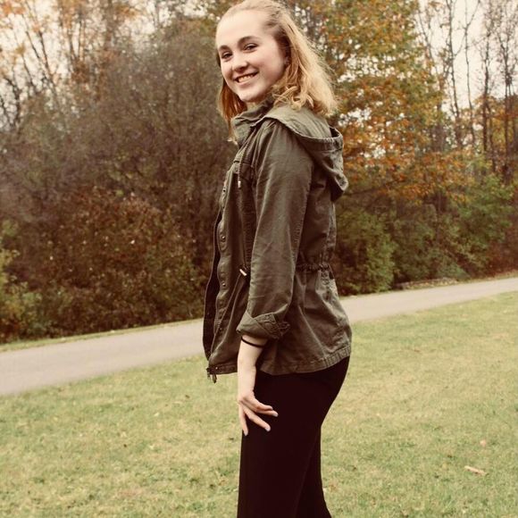 Meet your Posher, Bre - Picture 1 of 1